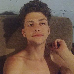 Meet your Posher, Derric